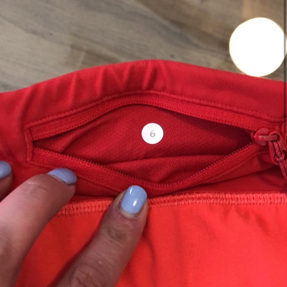 Lululemon speed up 2.5 low rise shorts - Picture 3 of 3